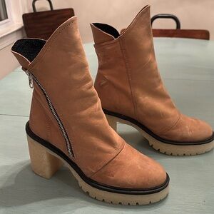 NWOT Free People Jack Zip Up Taupe Leather Heeled Boots Sz 39